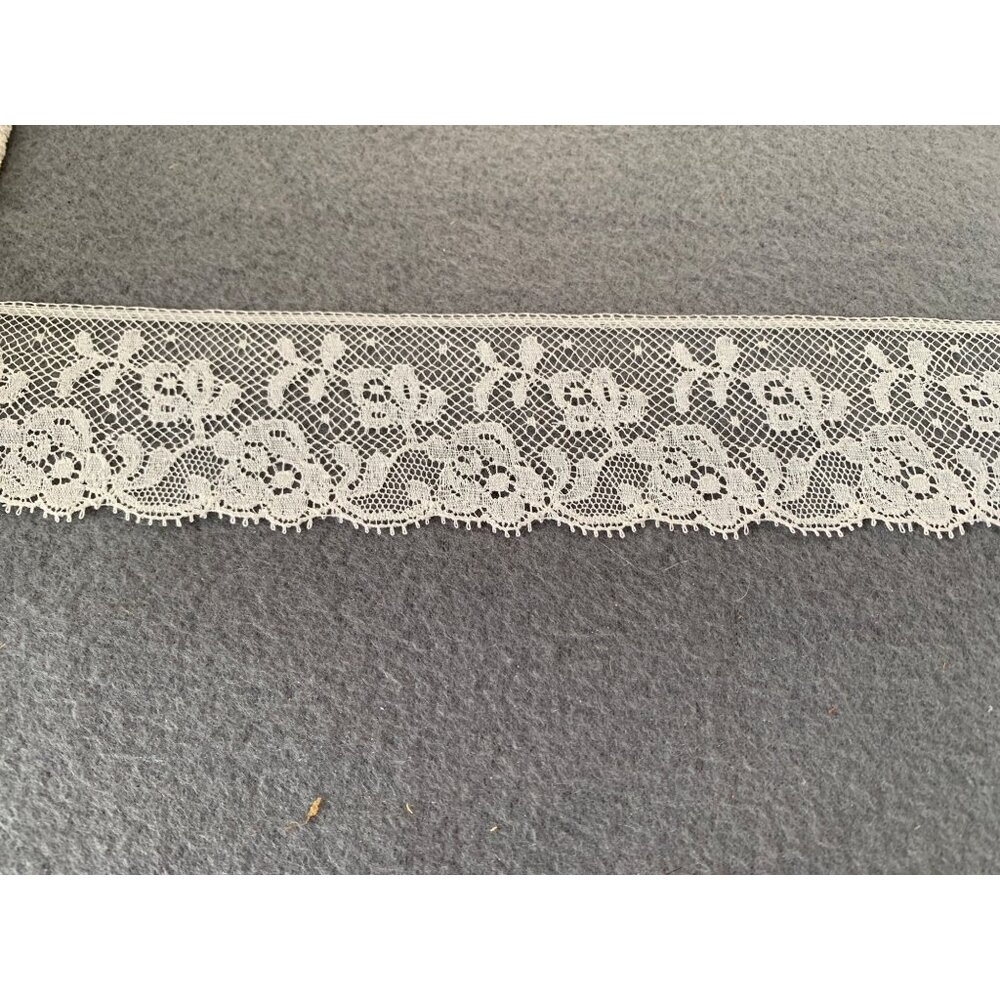 Vintage Novella French 1.5" wide Ivory Floral Lace Trim 1 yard